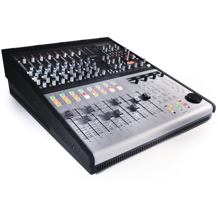 Focusrite_Control_2802_analoge_mixer_en_DAW_controller_angle.jpg