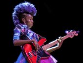Top 10 vrouwelijke bassisten: Nick West