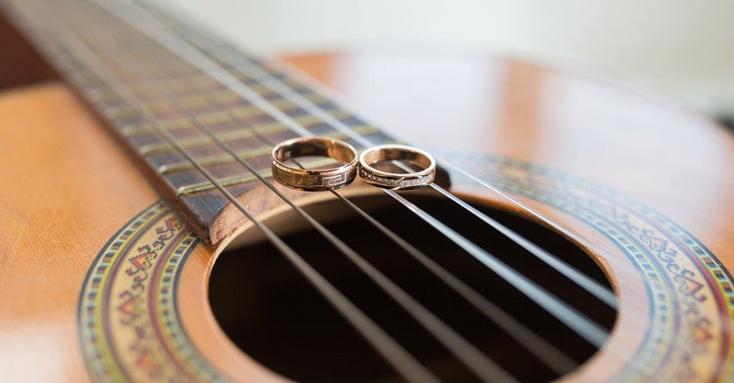 Comment écrire une chanson personnelle pour un mariage ?