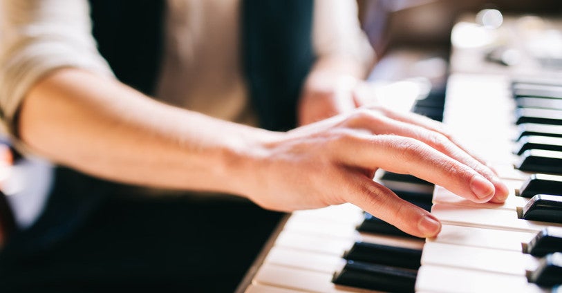 Comment écrire une chanson personnelle pour un mariage ?