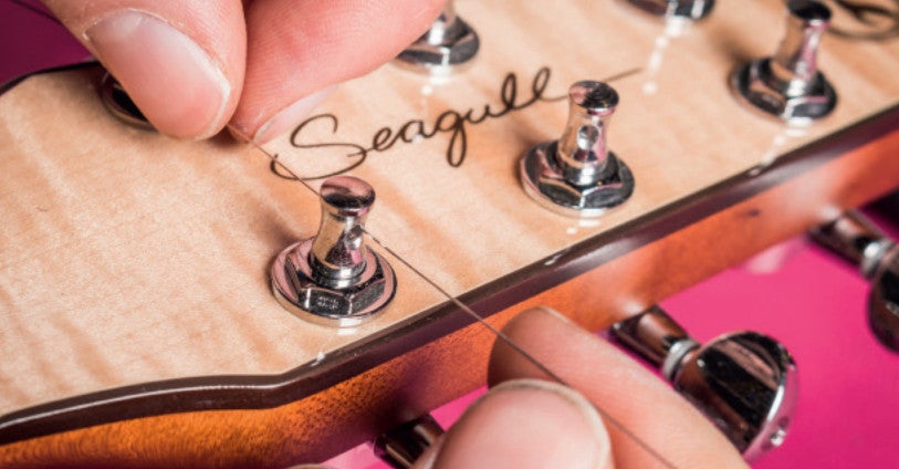 Comment remplacer les cordes d'une guitare électrique ?