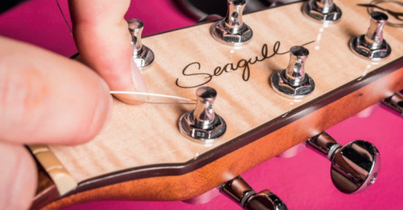 Comment remplacer les cordes d'une guitare électrique ?