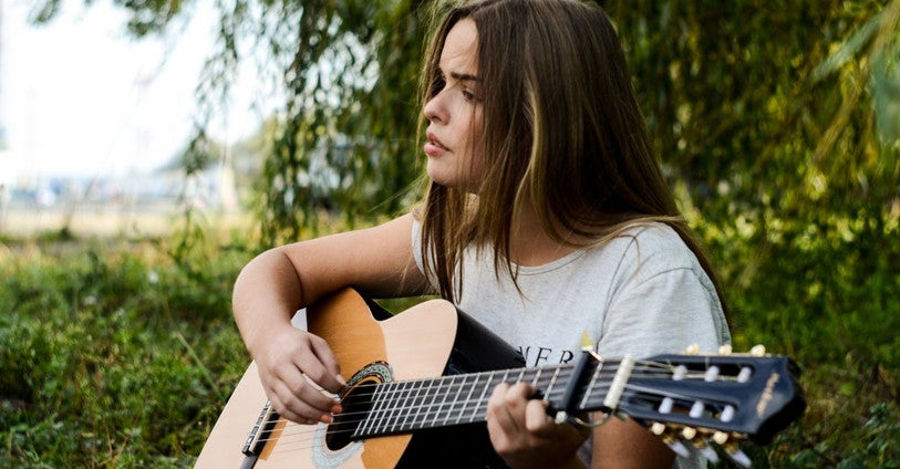 Gitaar leren spelen: notenschrift, akkoorden of tabs?
