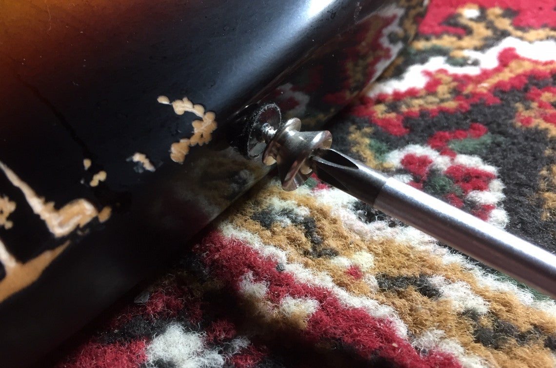 Strap buttons van je gitaar vervangen door strap locks - Hoe?