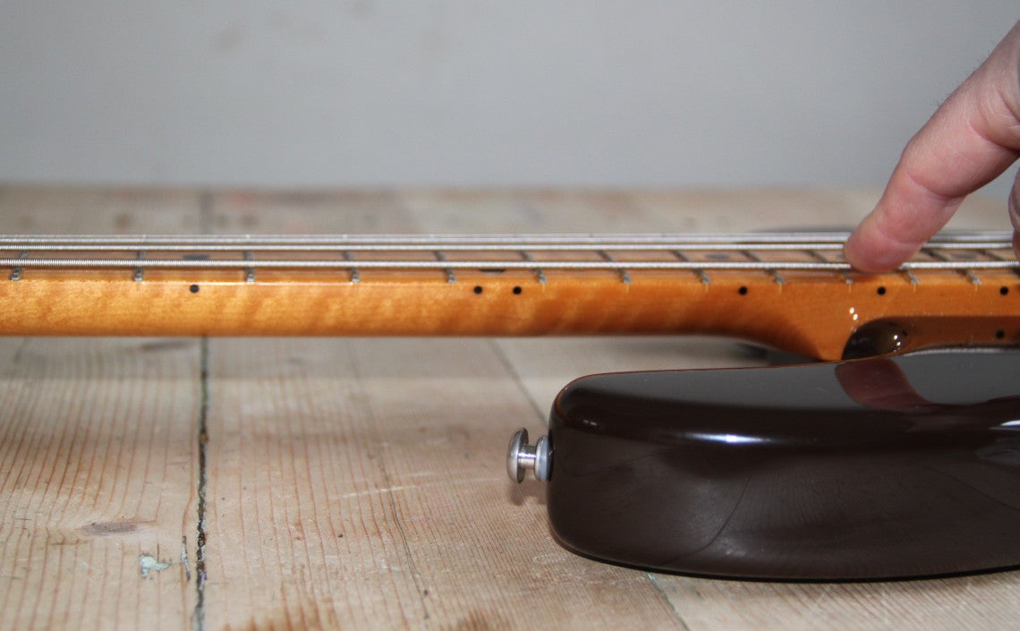 Basgitaar afstellen voor beginners