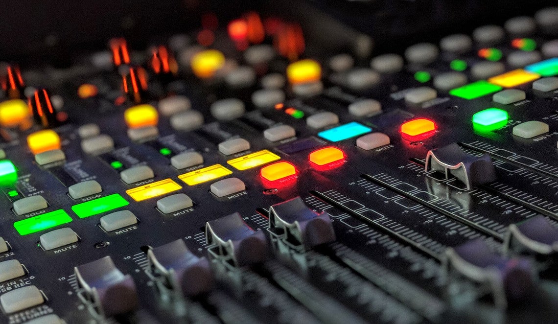 Hoe je een hele band tegelijk opneemt - Audio interface, recorder of mixer?
