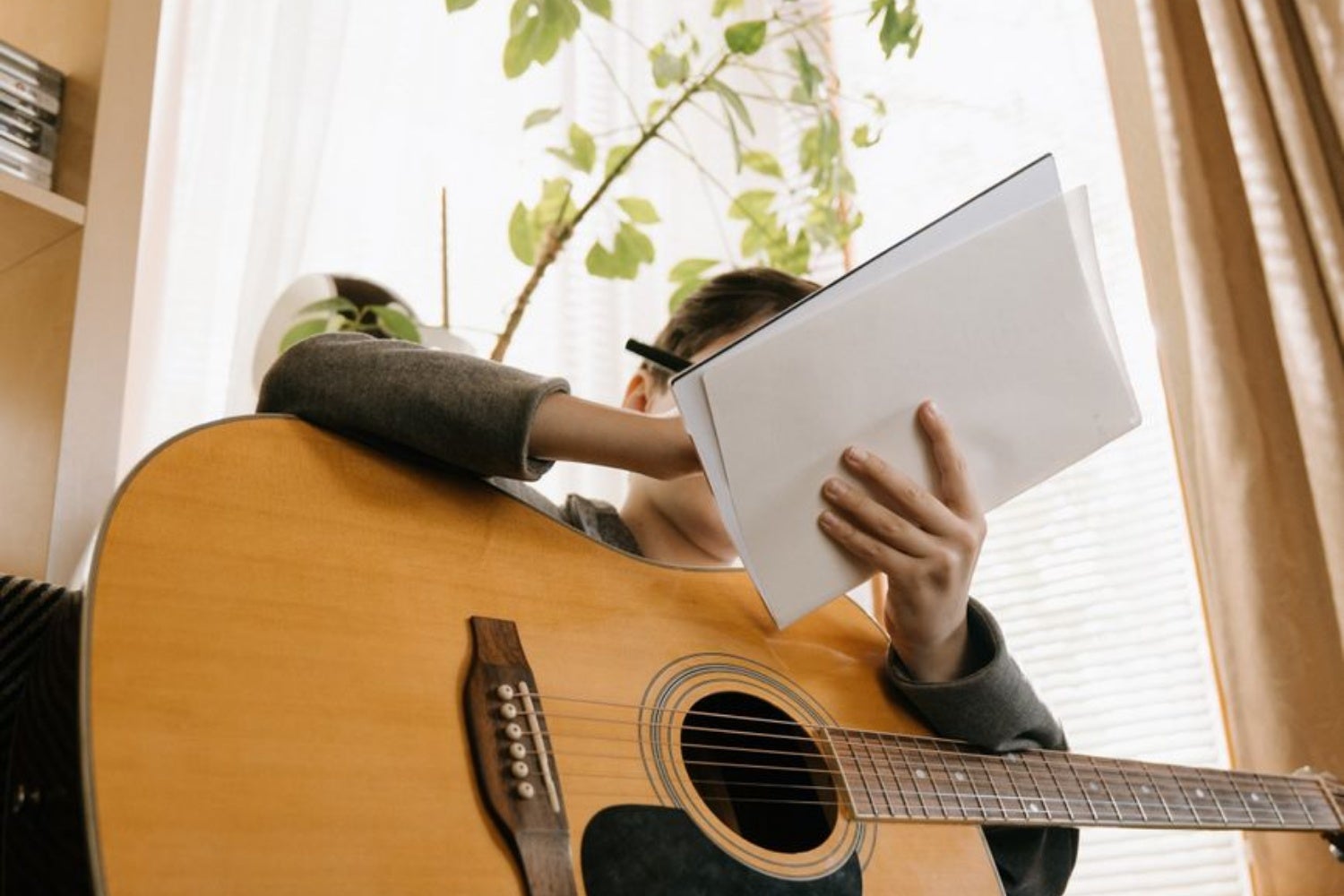Eerst de tekst of eerst de muziek? Zo begin je aan een liedje