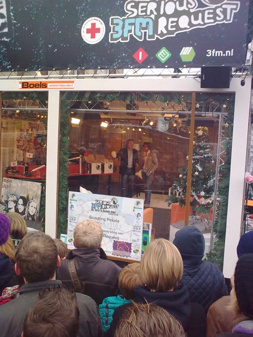 Is dat Marco Borsato?