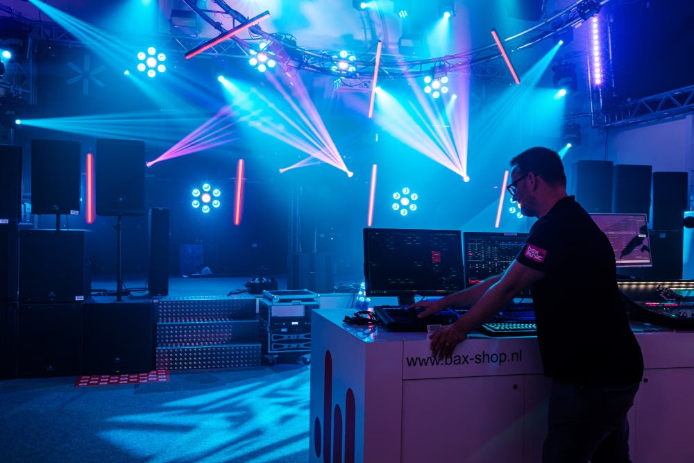 On-site support: light and sound show