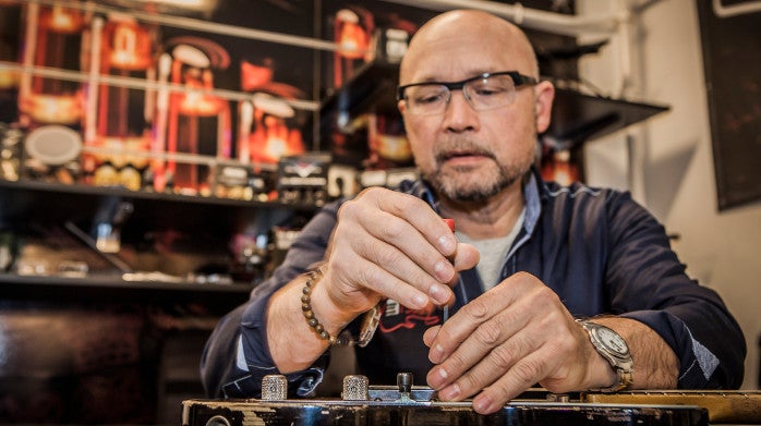 Gitaar repareren, onderhouden en afstellen