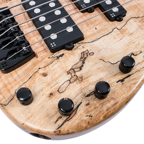 8. Wat is het verschil tussen een actieve en passieve basgitaar?