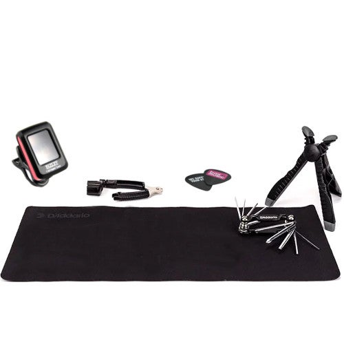 9. Wat voor hulpmiddelen zijn handig bij het schoonmaken van een gitaar?